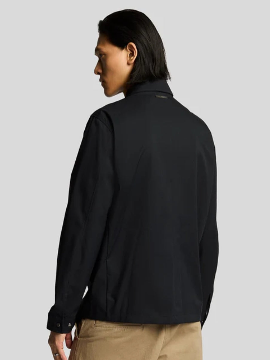 Tech Twill Overshirt. Lacquer. W835. Giubbino Lyle and Scott