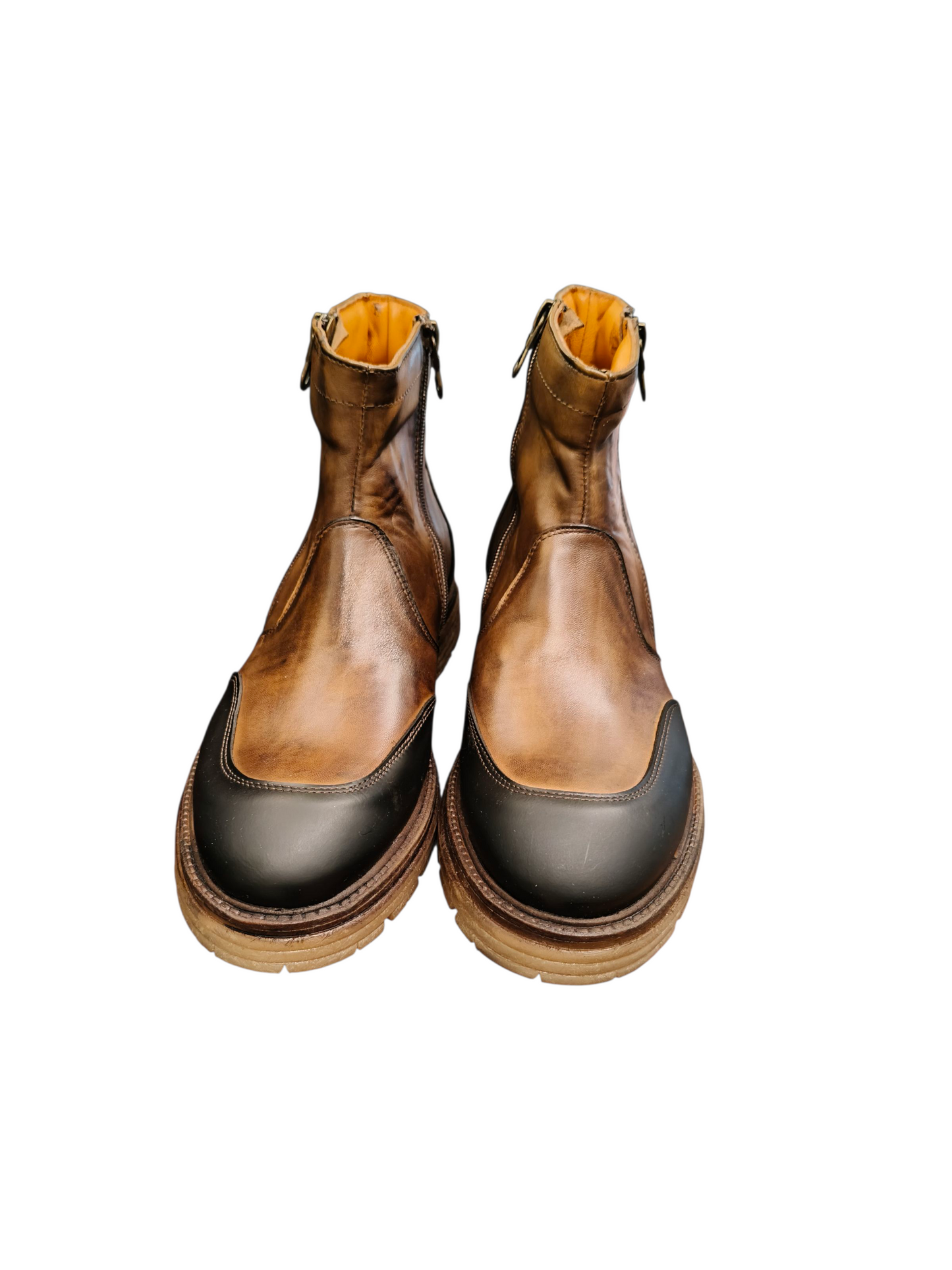 Stivaletto uomo. WOW made in Italy. Vera pelle con dettagli in gomma. Suola track