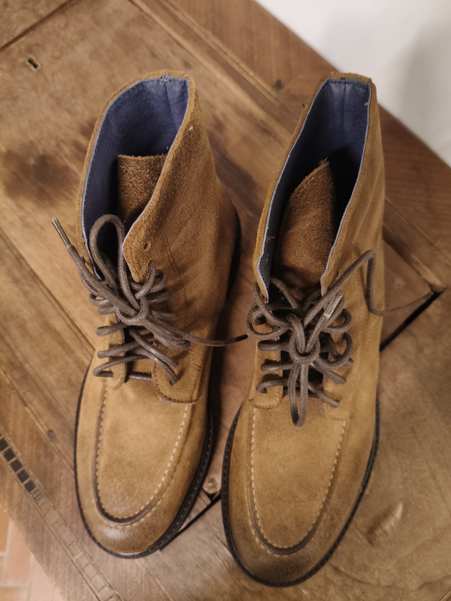 Stivaletto camoscio col.cognac artigianale in vera pelle wow