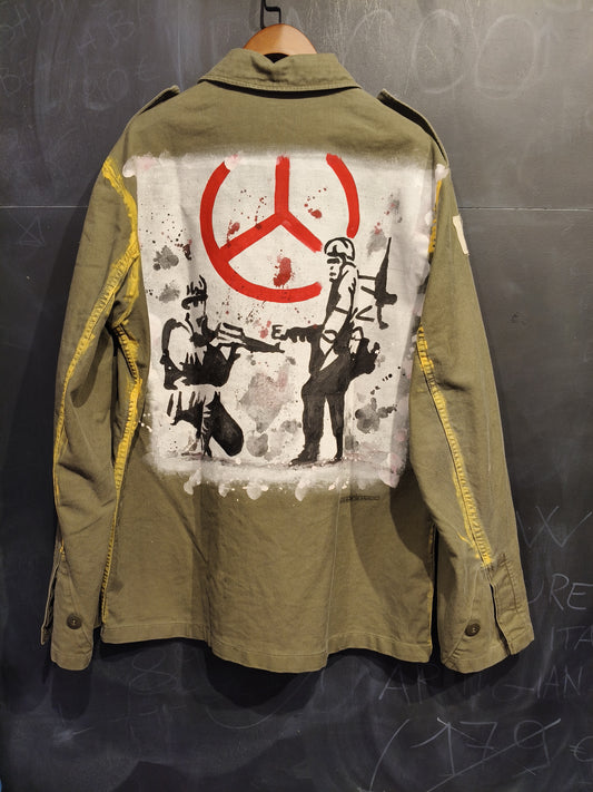 Giacca Vintage Militare dipinta a mano.Tg M NOTPRINTED. Banksy. Pezzo unico nr 5527